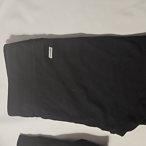 Womens size medium tops and bottoms, 13 pieces - Picture 9 of 10